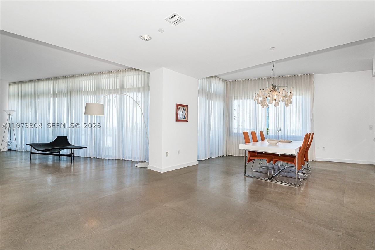 6101 Aqua Ave #702 - Photo 6 of 29