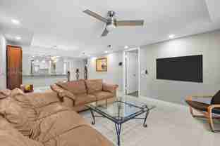 811 S Hollybrook Dr #208 - Photo 1 of 1