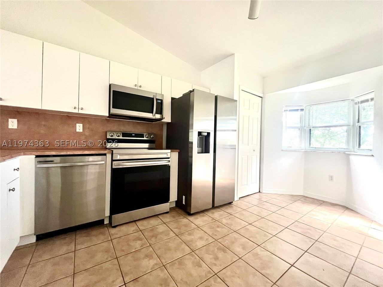 930 Ne 33rd Ter #203 - Photo 5 of 19