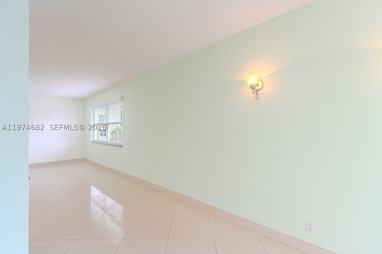 121 Golden Isles Dr #201 - Photo 7 of 50