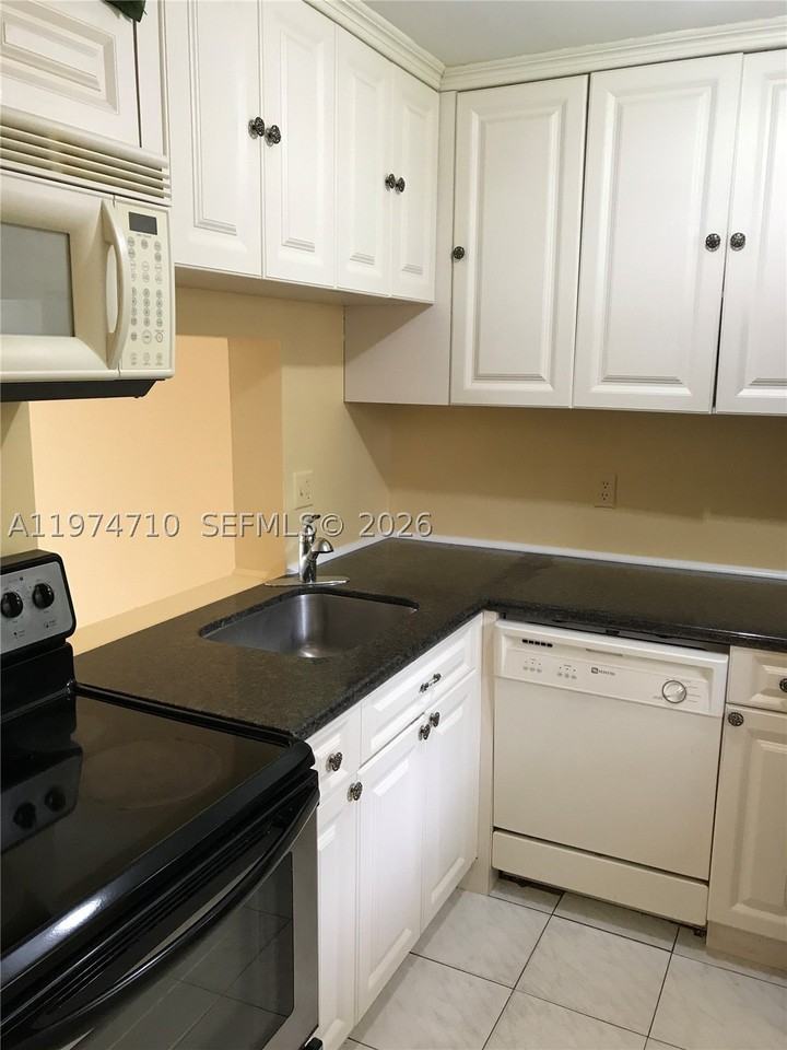 2800 Nw 56th Ave #F203 - Photo 4 of 16