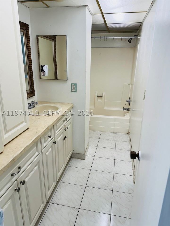 2800 Nw 56th Ave #F203 - Photo 7 of 16
