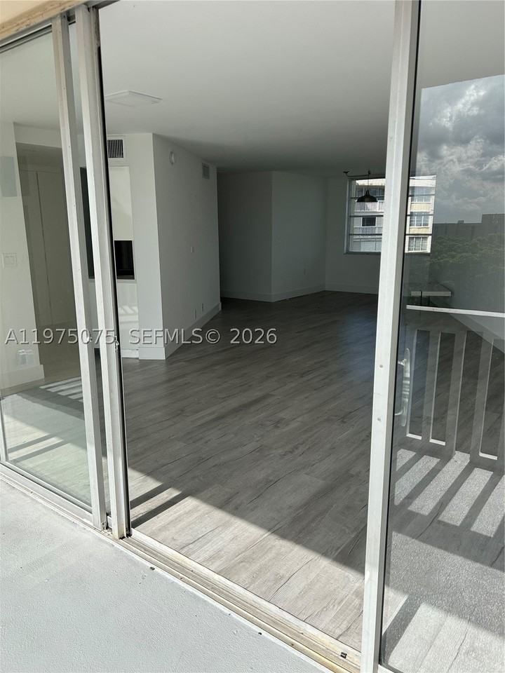 6921 Environ Blvd #7P - Photo 7 of 30