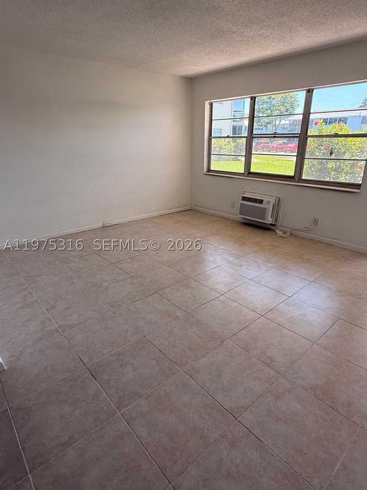 210 Canterbury J #1 - Photo 3 of 14