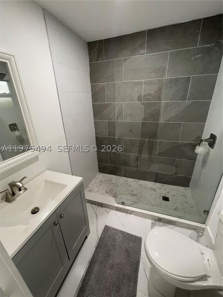 4910 Sw 28th Ter #3 - Photo 6 of 6