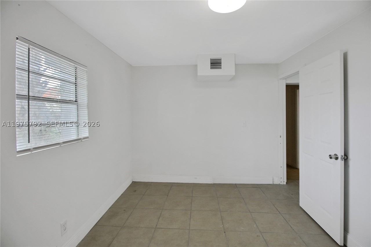 1160 W 26th Ct #D - Photo 6 of 13