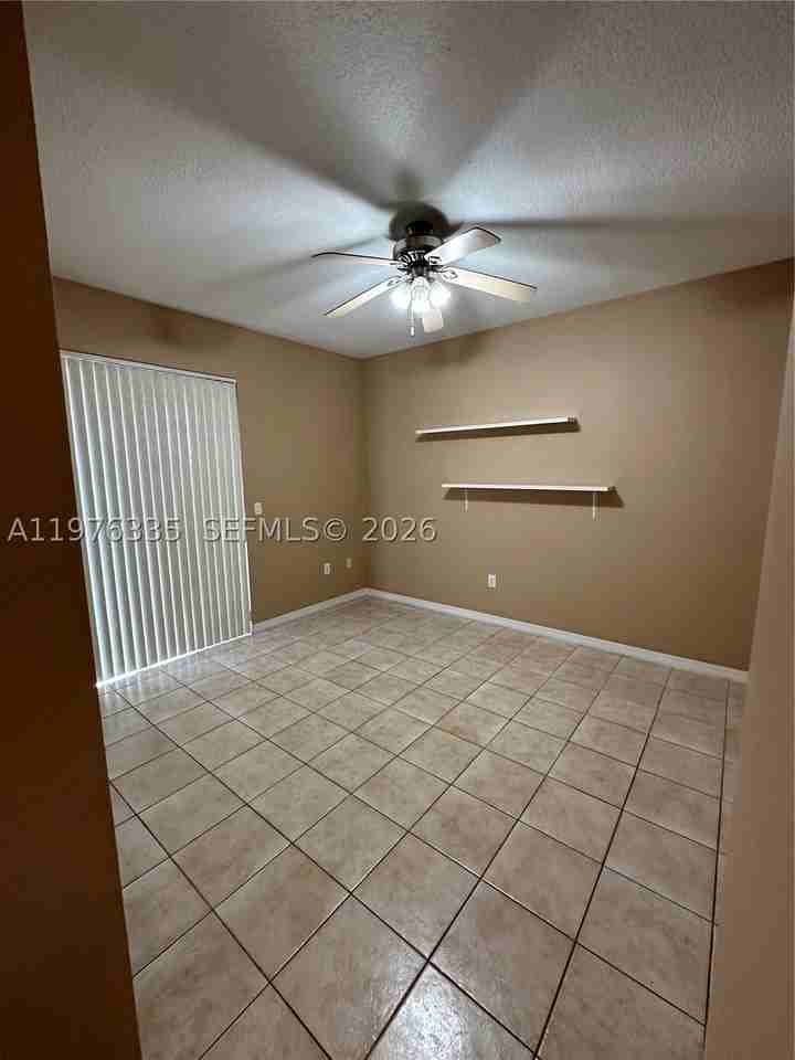 745 Sw 107th Ave - Photo 7 of 27