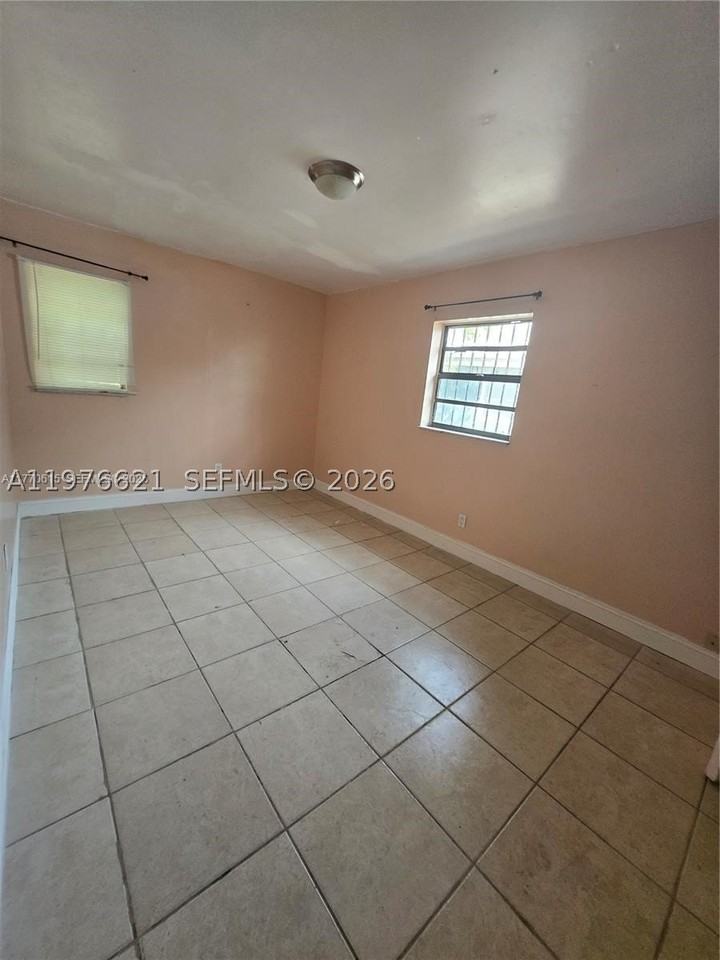 2111 Nw 26th Ave #2111 - Photo 6 of 8
