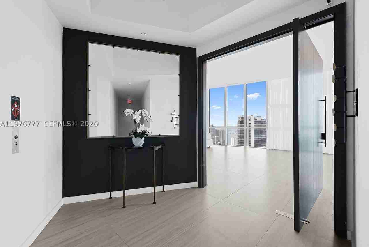 851 Ne 1st Ave - Photo 6 of 50
