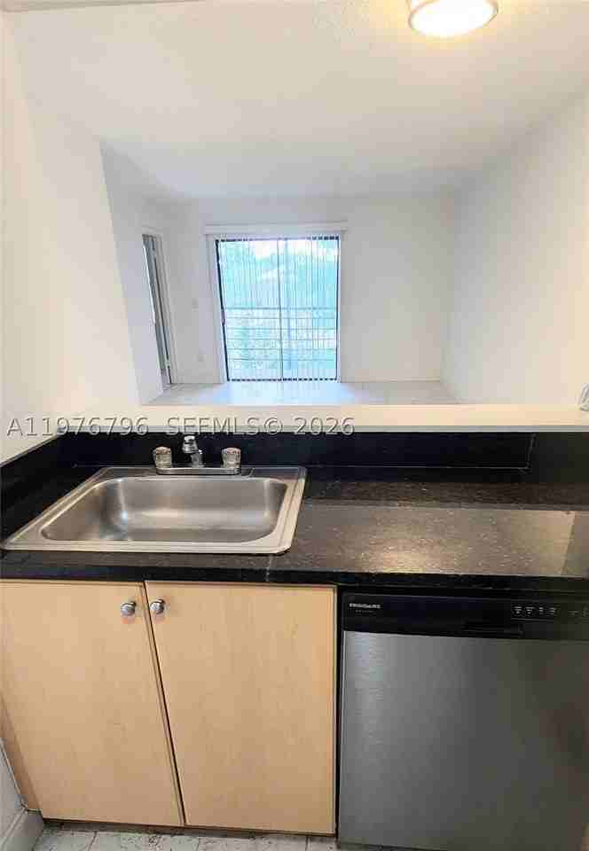 902 Ne 209th St #203-40 - Photo 2 of 14