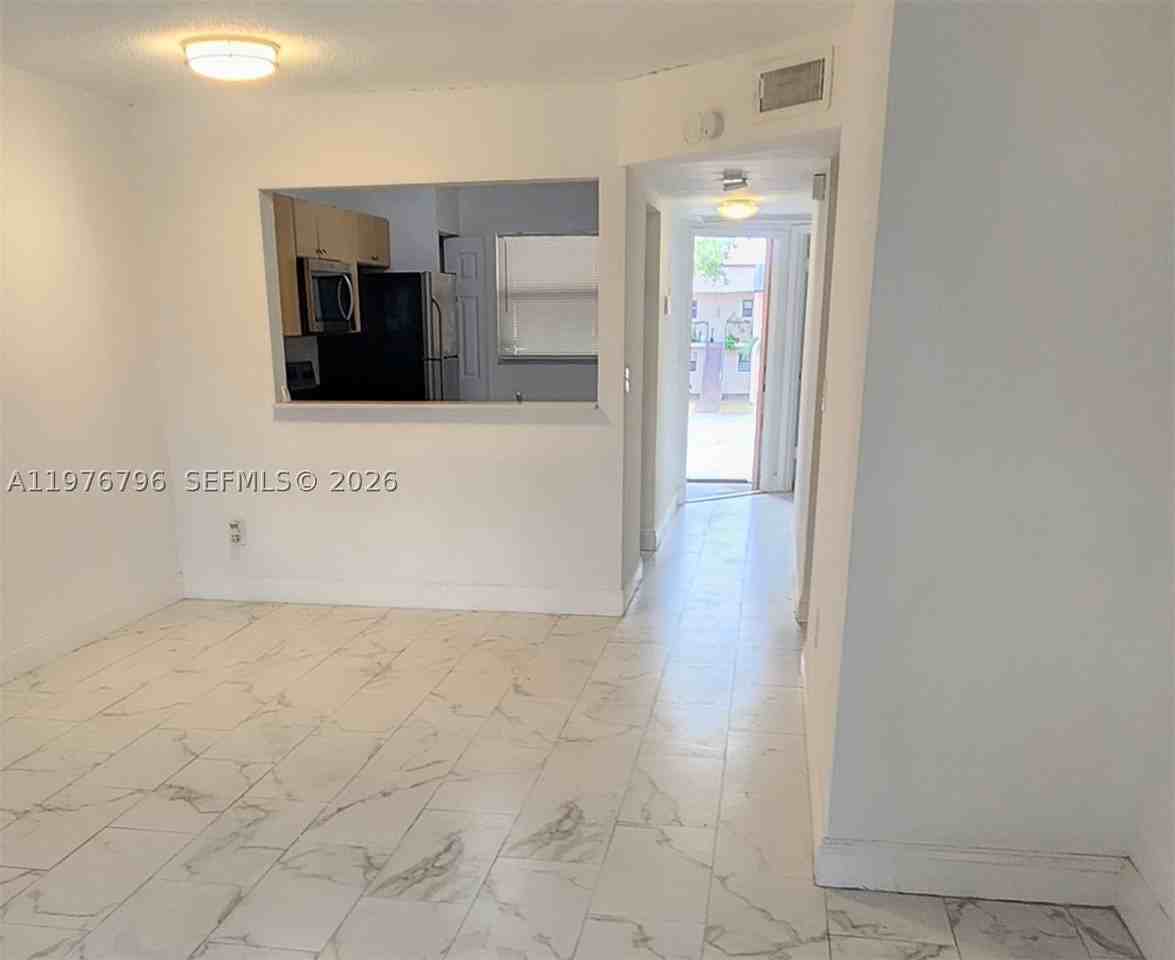 902 Ne 209th St #203-40 - Photo 3 of 14