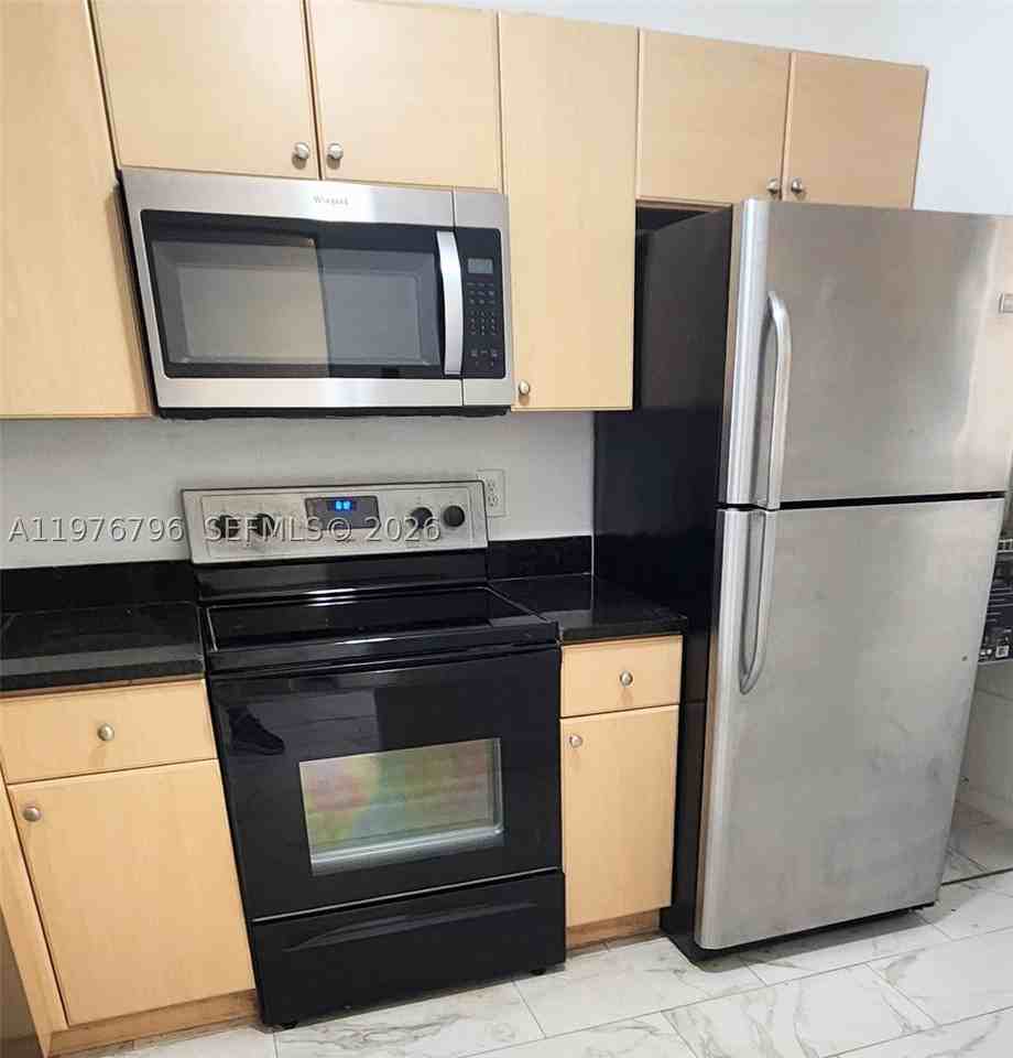 902 Ne 209th St #203-40 - Photo 4 of 14