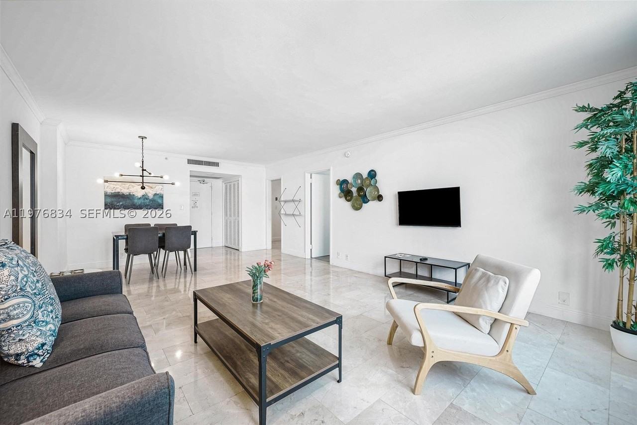 5101 Collins Ave #11L - Photo 5 of 15