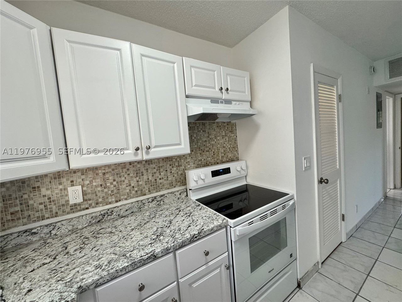4140 Woodside Dr #107 - Photo 4 of 24