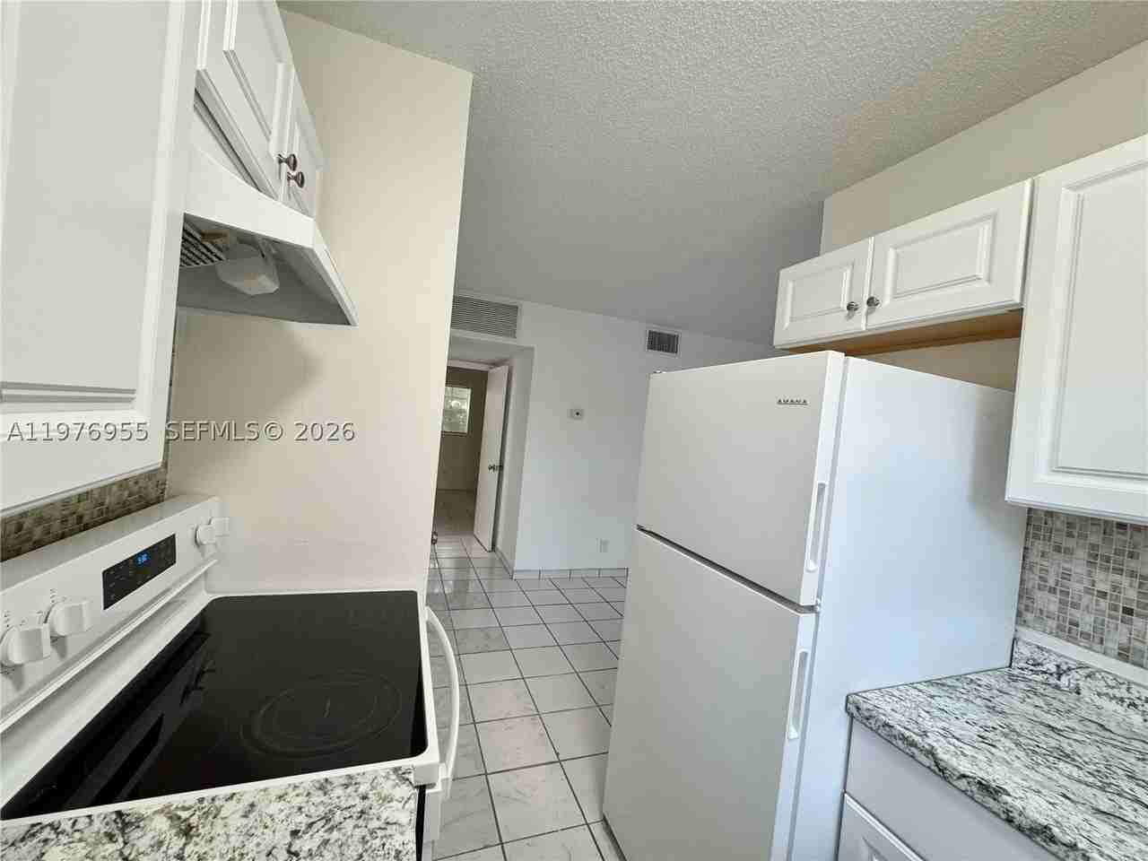 4140 Woodside Dr #107 - Photo 5 of 24