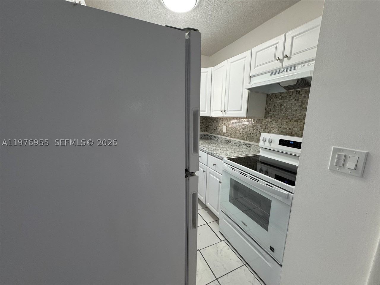 4140 Woodside Dr #107 - Photo 6 of 24