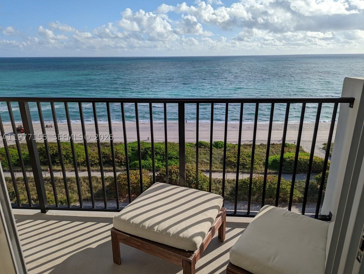 9273 Collins Ave #1004