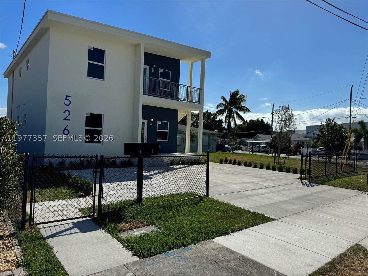 526 Nw 6th St #A - Photo 3 of 21