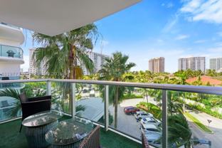 19370 Collins Ave #422 - Photo 1 of 1