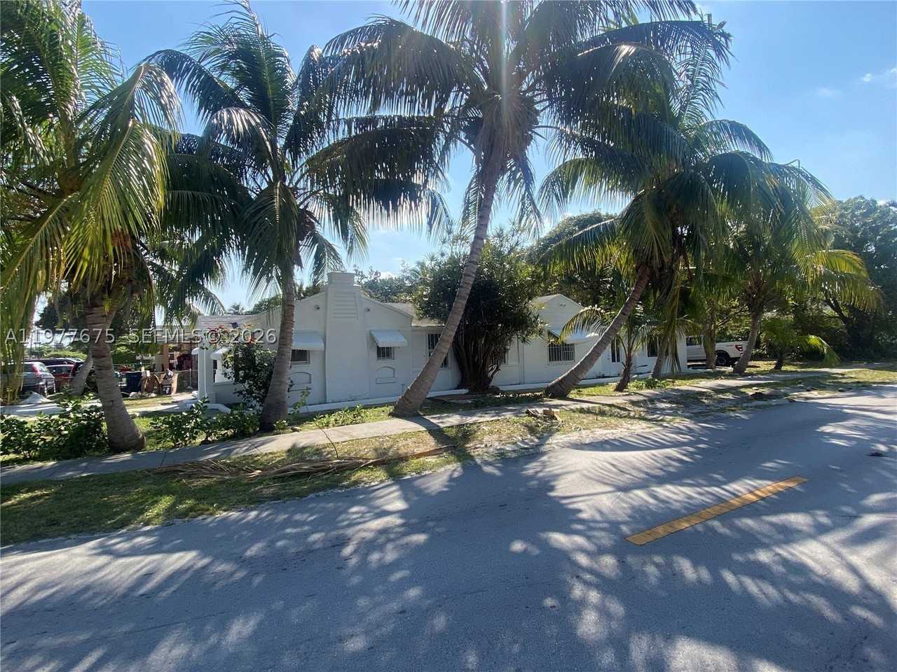 894 Nw 108th St #1 - Photo 6 of 6