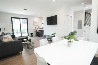 211 Se 4th St #3 - Photo 1 of 1