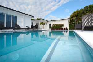 featured image of 880 N Venetian Dr