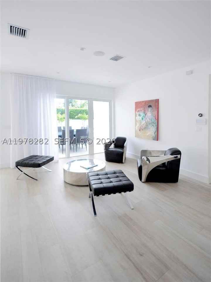 880 N Venetian Dr - Photo 6 of 26