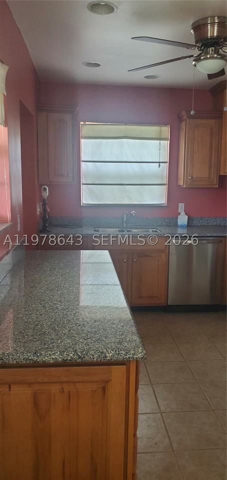 131 Se Serenata Ct - Photo 6 of 14