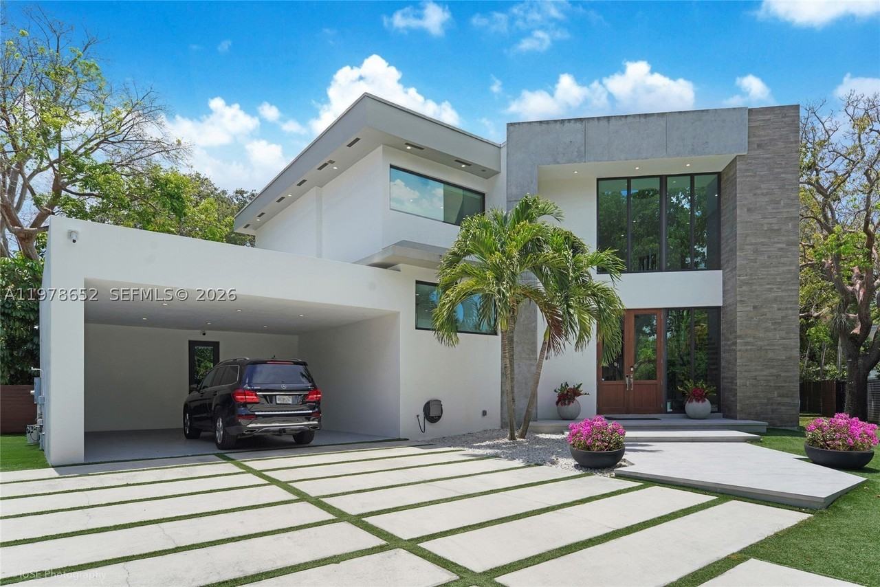 56 Samana Dr