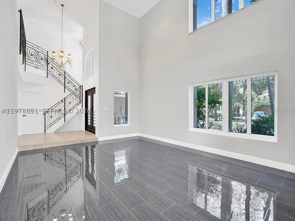 15945 Nw 82nd Ct - Photo 6 of 28