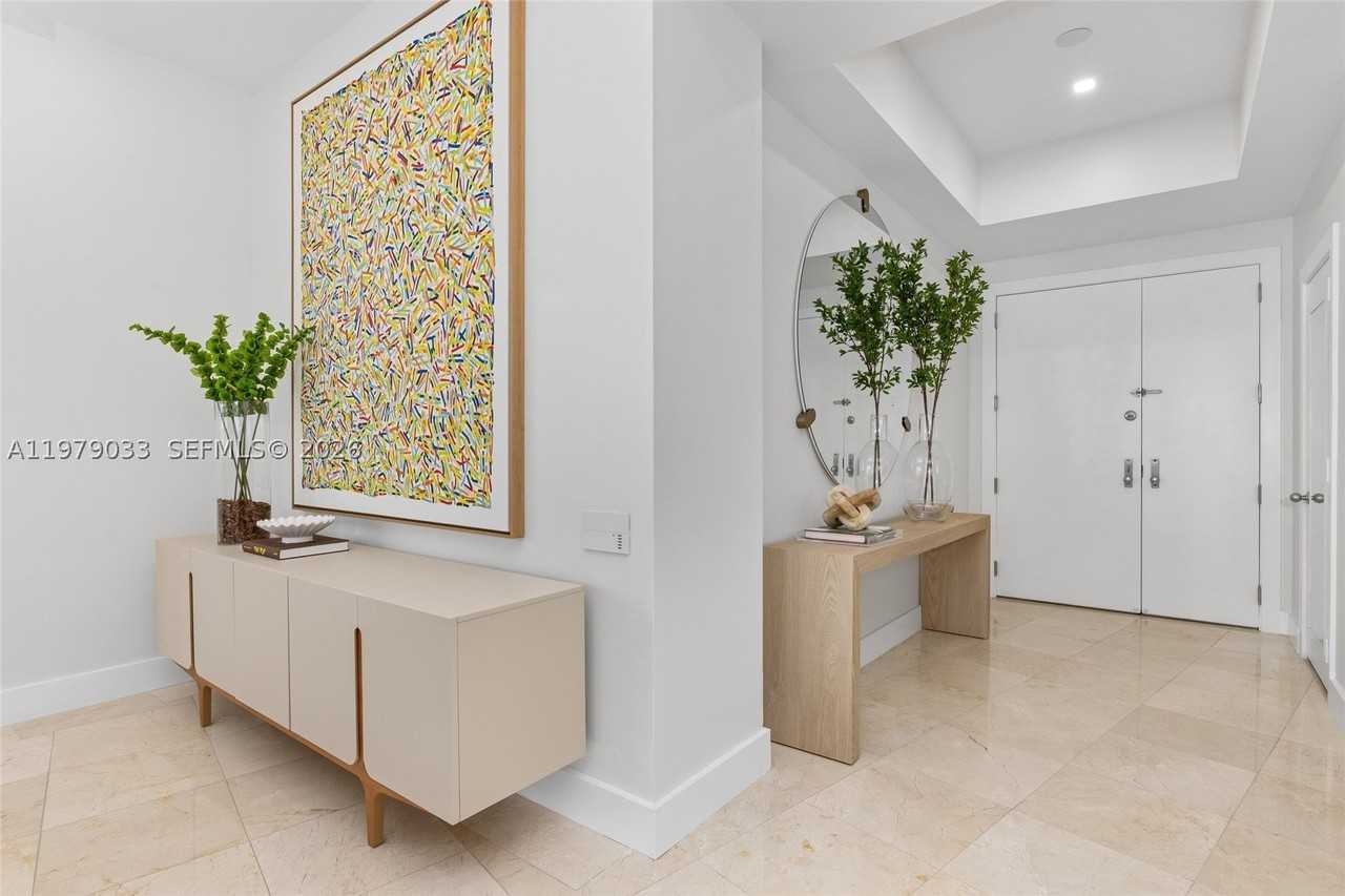 808 Brickell Key Dr #3901 - Photo 4 of 50