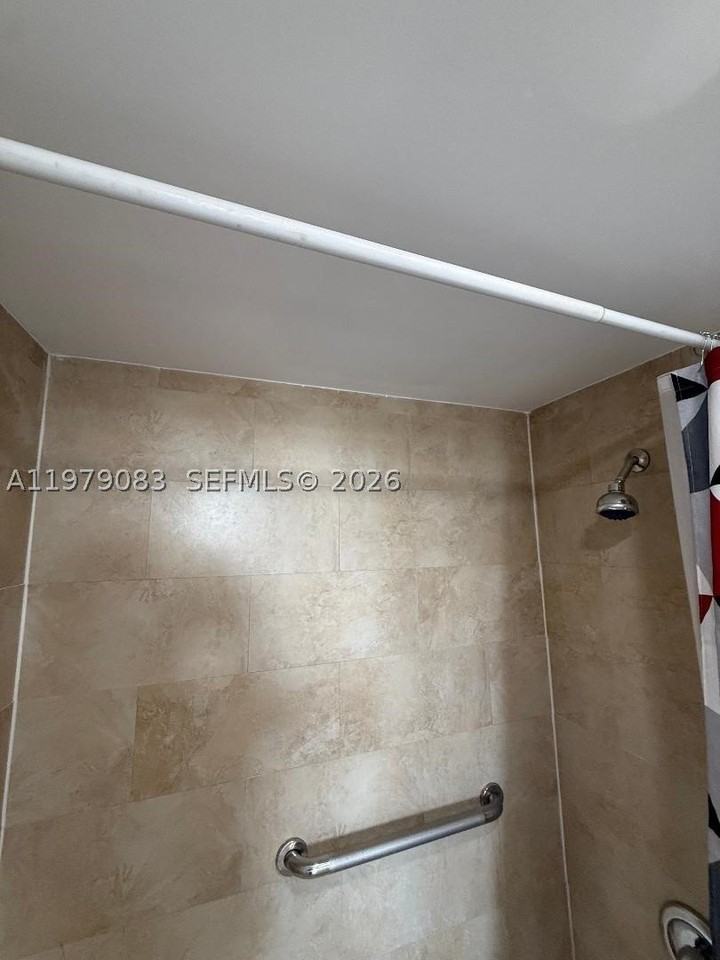 13455 Ne 10th Ave #405 - Photo 6 of 28