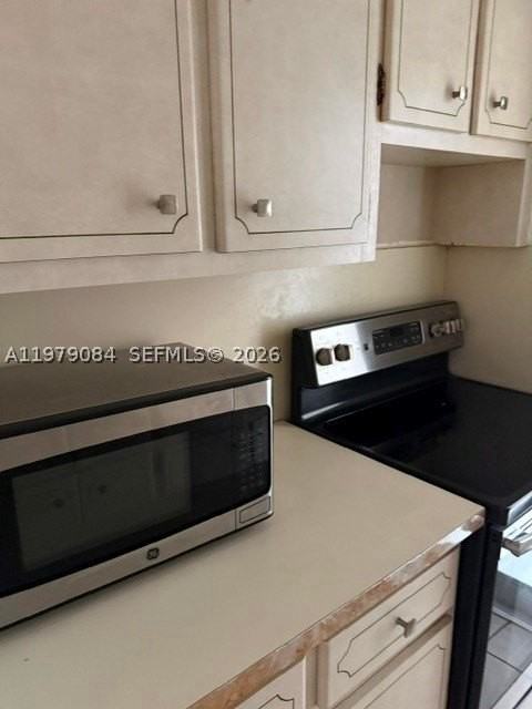 2430 Ne 135th St #102 - Photo 6 of 35