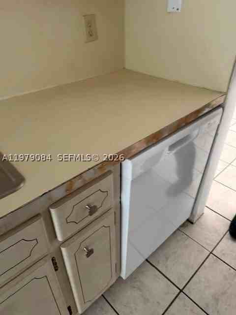 2430 Ne 135th St #102 - Photo 7 of 35