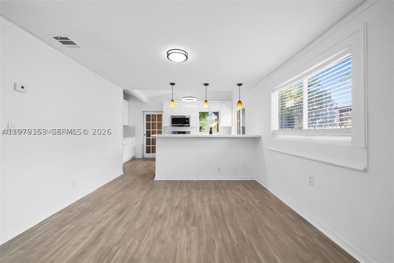 1640 Funston St - Photo 2 of 18