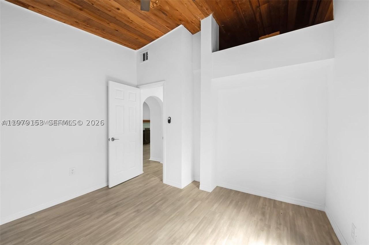 1640 Funston St - Photo 7 of 18