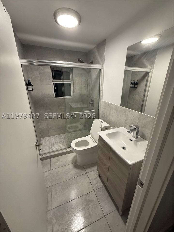 2020 Washington St #4 - Photo 5 of 6