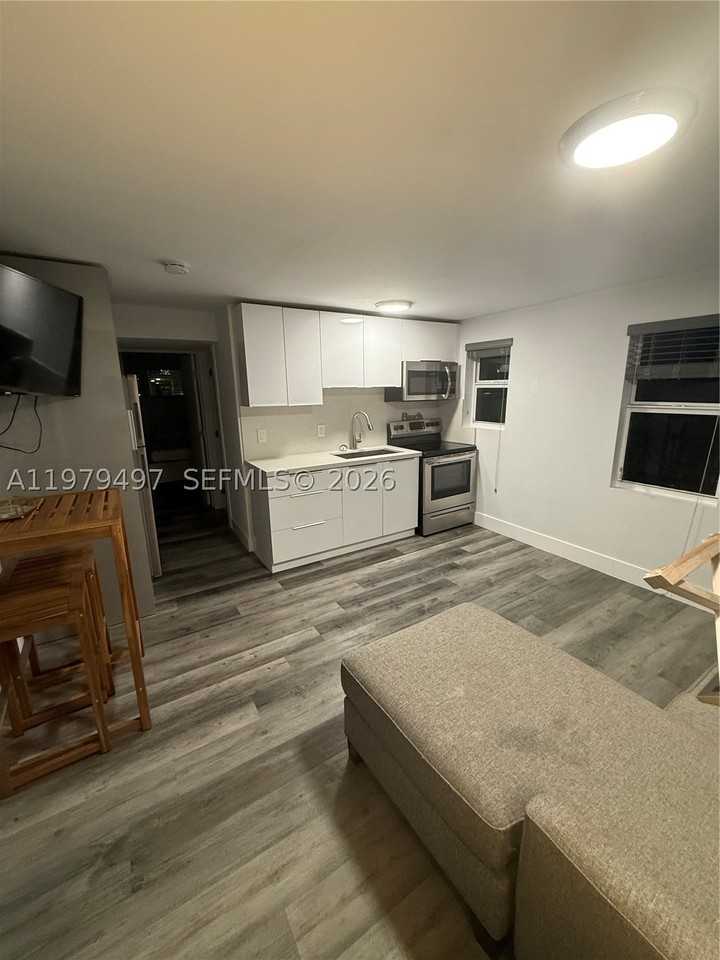 2020 Washington St #4 - Photo 6 of 6