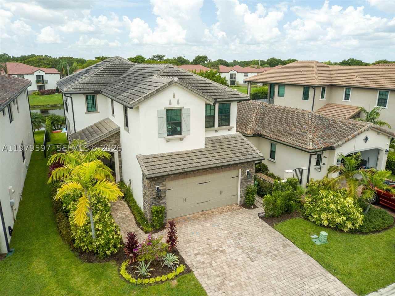 11826 Sw 13th Ct - Photo 4 of 50