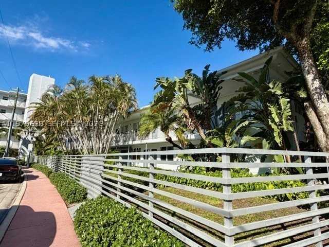 2445 Lake Pancoast Dr #7 - Photo 3 of 39