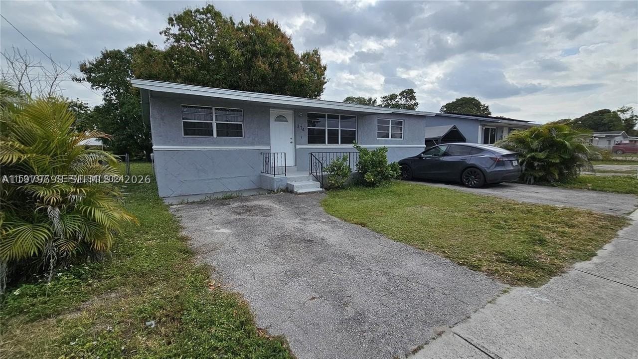 374 Nw 31st Ave - Photo 5 of 10