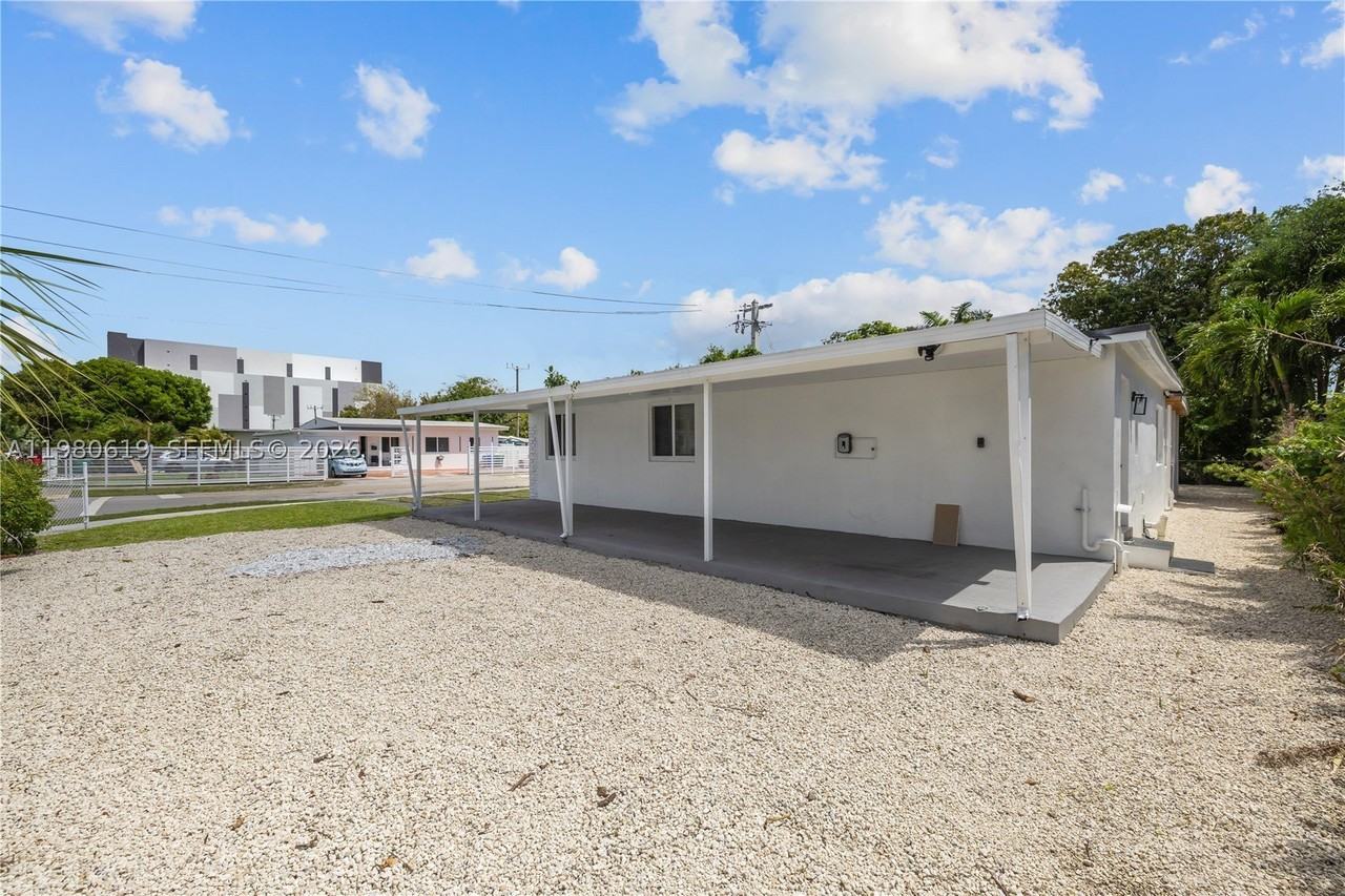 5410 Sw 2nd St - Photo 6 of 43
