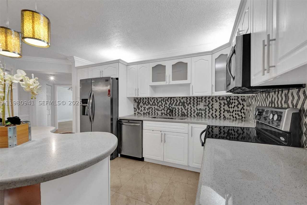 21300 San Simeon Way #P6 - Photo 5 of 22