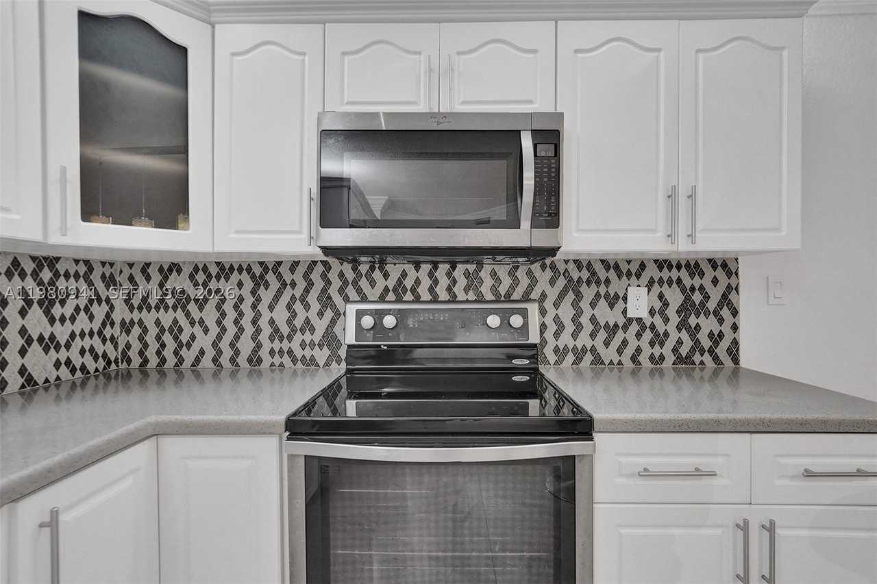 21300 San Simeon Way #P6 - Photo 6 of 22