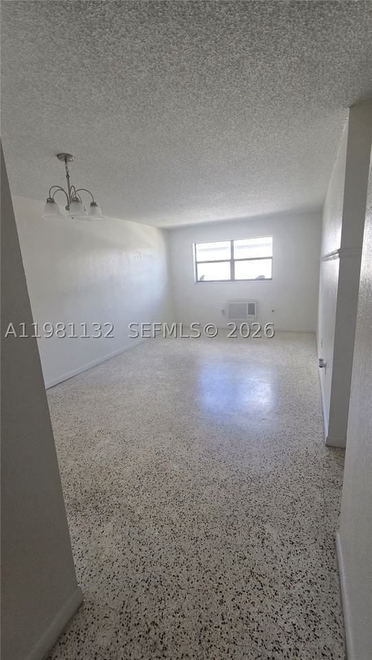 142 Sw 18th Ave #30 - Photo 2 of 11