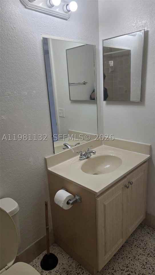 142 Sw 18th Ave #30 - Photo 5 of 11