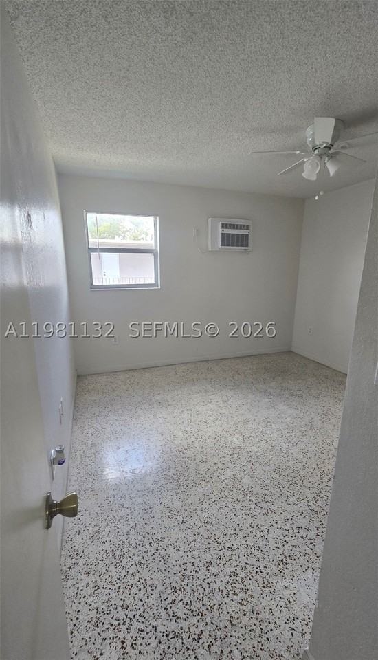 142 Sw 18th Ave #30 - Photo 6 of 11
