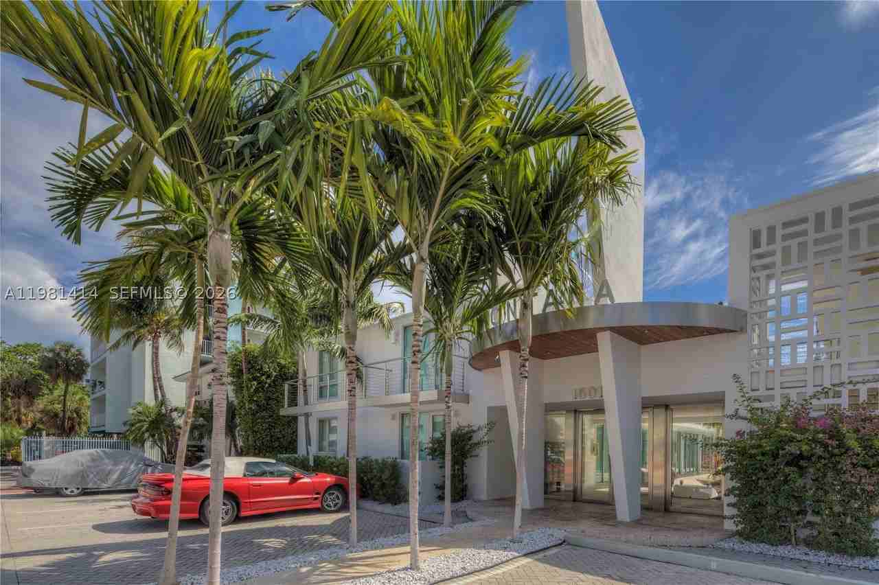 1601 West Ave #202