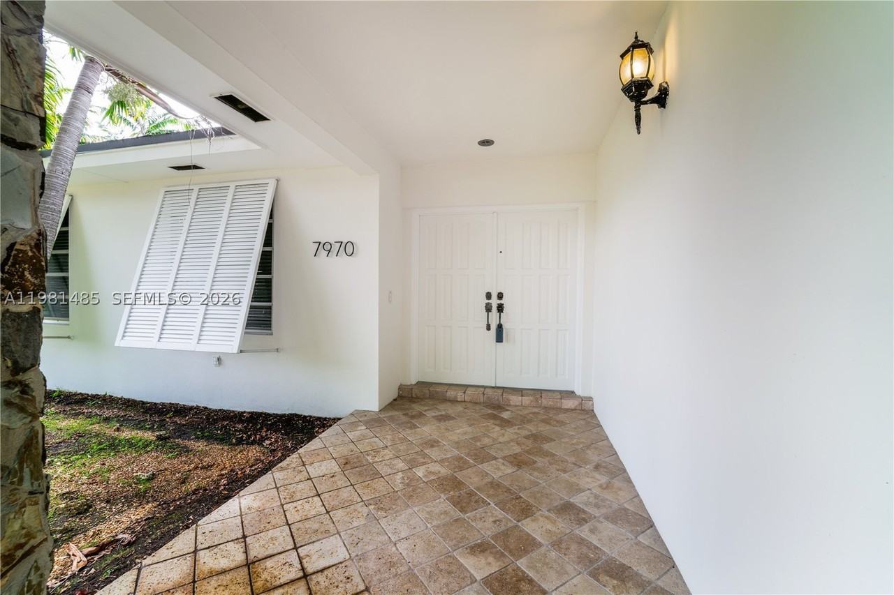 7970 Sw 146th St - Photo 3 of 40
