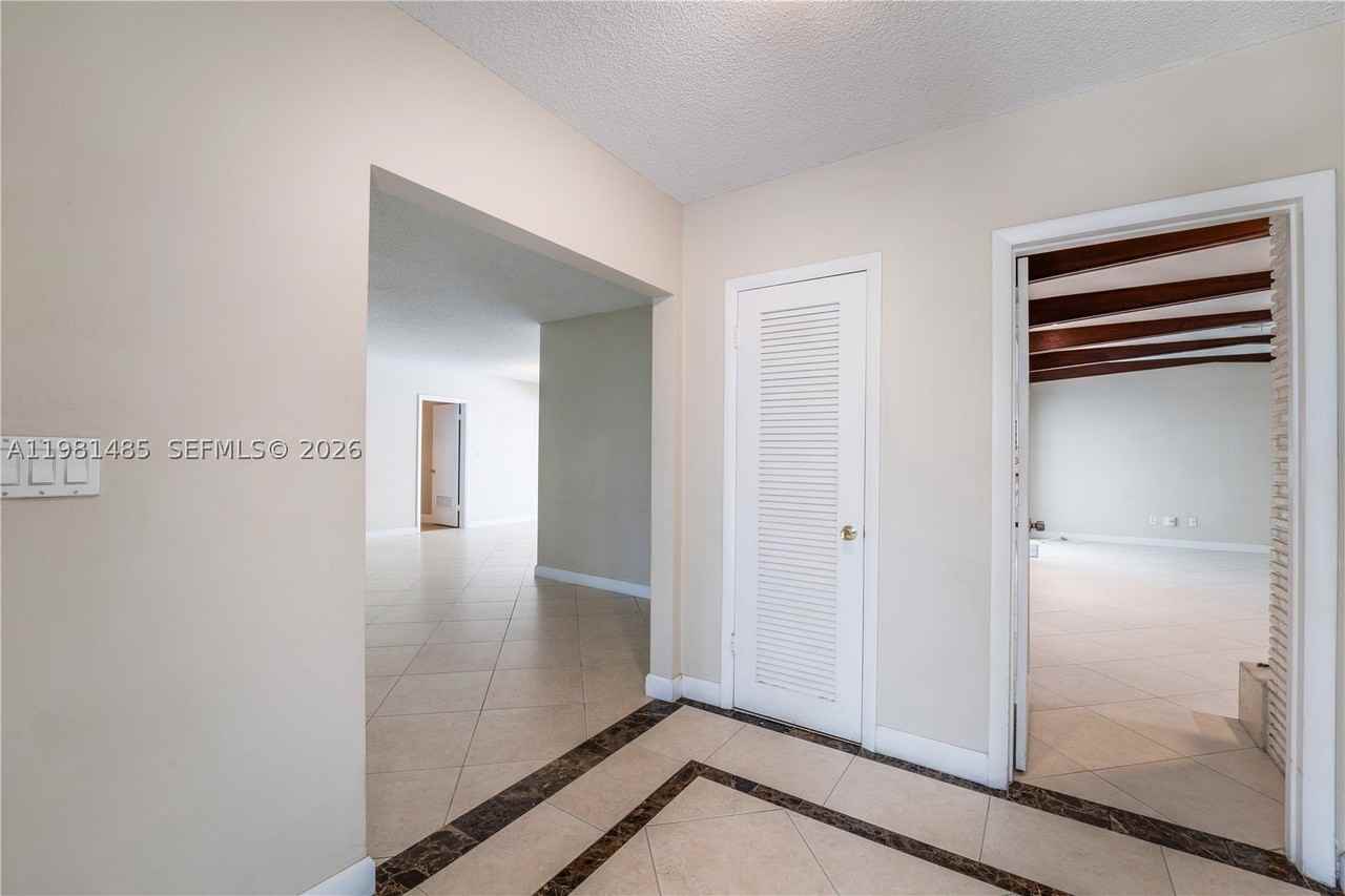 7970 Sw 146th St - Photo 4 of 40
